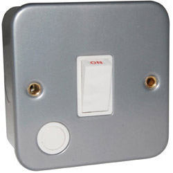 Click Metal Clad 1 Gang Single 20Amp DP Switch c/w Flex Outlet