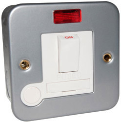 Click Metal Clad 13A Switched Fused Spur with Flex Outlet & Neon