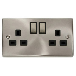 Deco13 Amp Double DP Ingot Socket Satin Chrome Black Insert