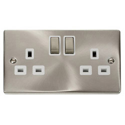 Deco13 Amp Double DP Ingot Socket Satin Chrome White Insert